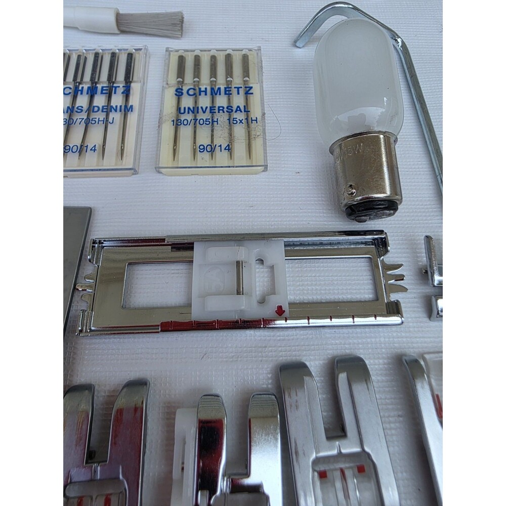 PFAFF Creative 1473 CD Parts Lot Presser Feet Bobbin Case Needle Plate - Picture 10 of 16